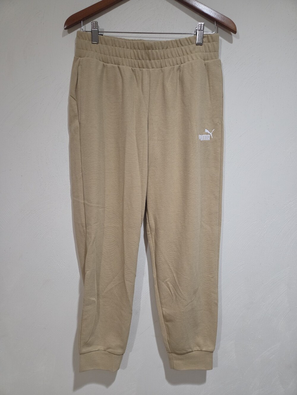 New Men's Puma Elevated Jogger Pants Sand Dune Size Small
